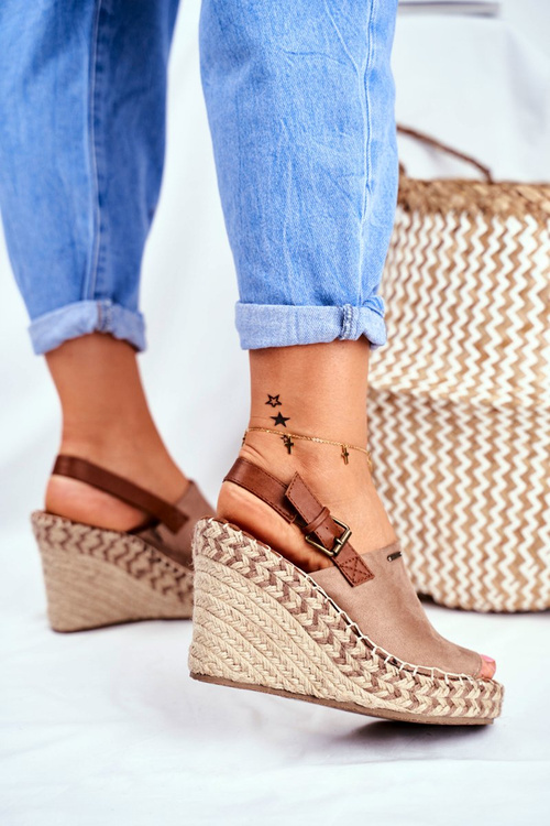 Жіночі босоніжки на танкетці Big Star Beige FF274982