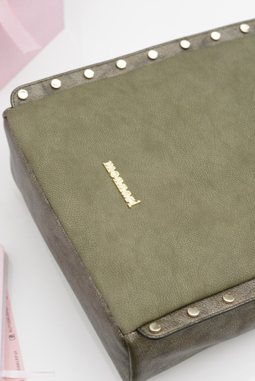 Оливкова класична міська сумка Monnari із заклепками