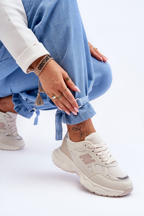 Модні жіночі сітчасті кросівки бежеві Венеція