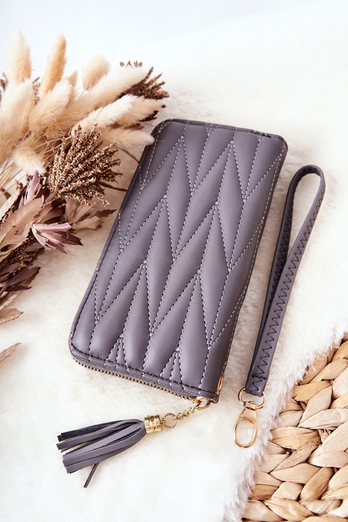 Великий стьобаний гаманець на блискавці з ремінцем сірого кольору