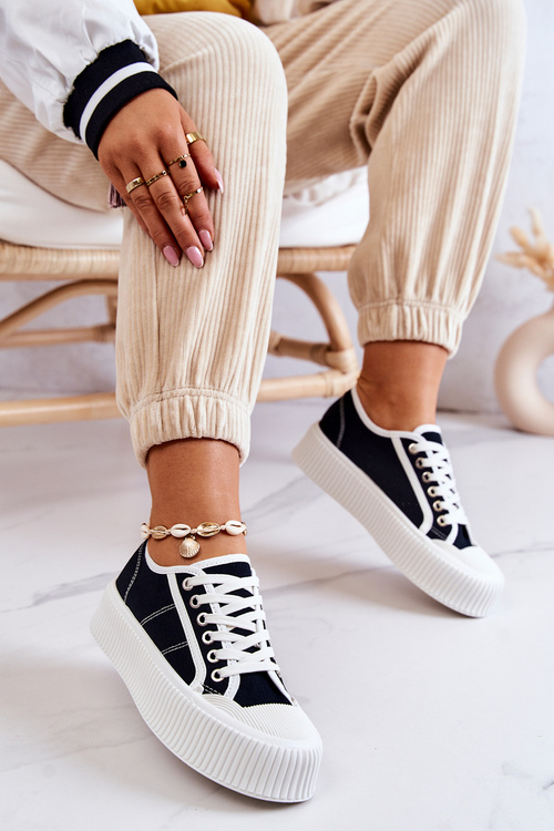 Чорні кросівки на платформі Mischa