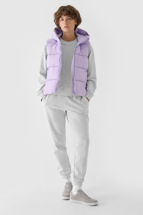 Жіноча пухова жилетка з капюшоном фіолетова 4F 4FWAW24TVJAF141-52S
