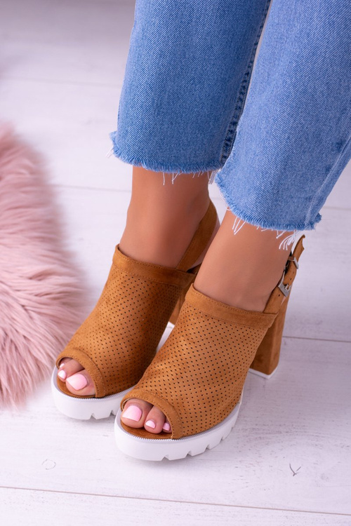 Коричневі замшеві босоніжки на шпильці Lu Boo Emare