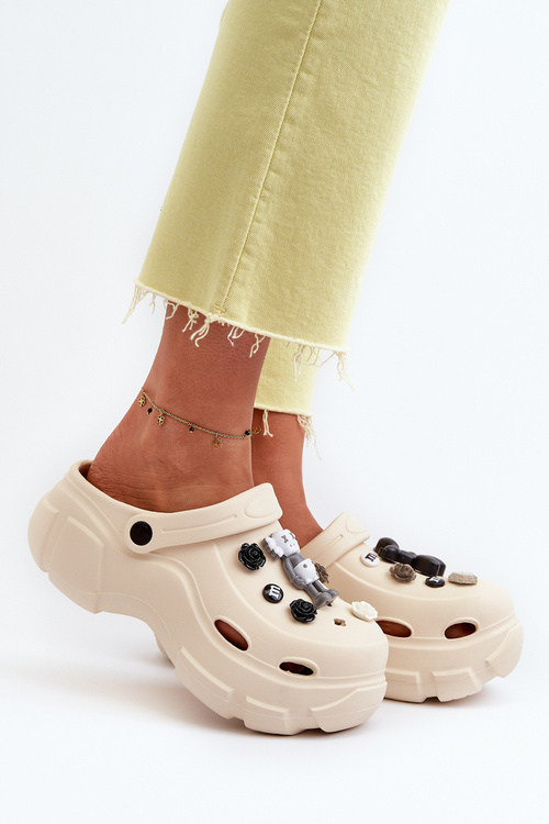 Жіночі легкі сабо з поролону на масивній підошві бежеві Matirra