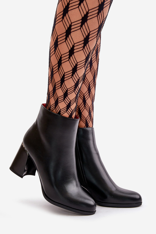 Гладкі жіночі чоботи на підборах з еко шкіри утеплені Milisea чорного кольору