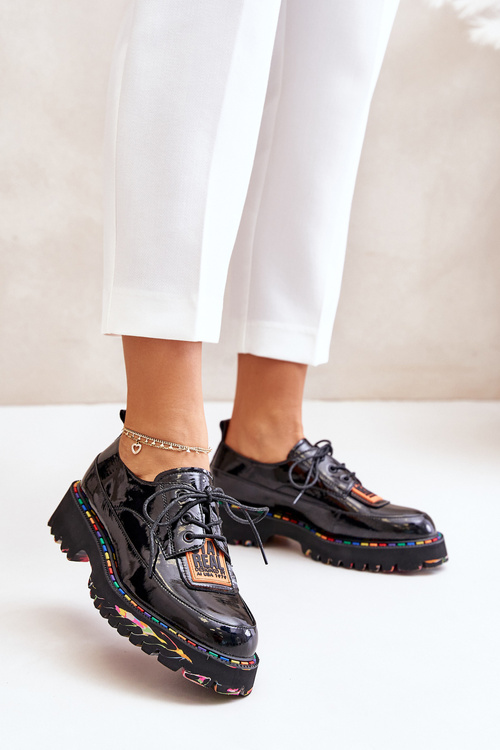 Лаковані жіночі туфлі на шнурівці Artiker 55C0499 Чорні