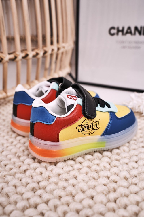 Дитяче спортивне взуття на світлодіодній підошві Різнокольоровий самокат