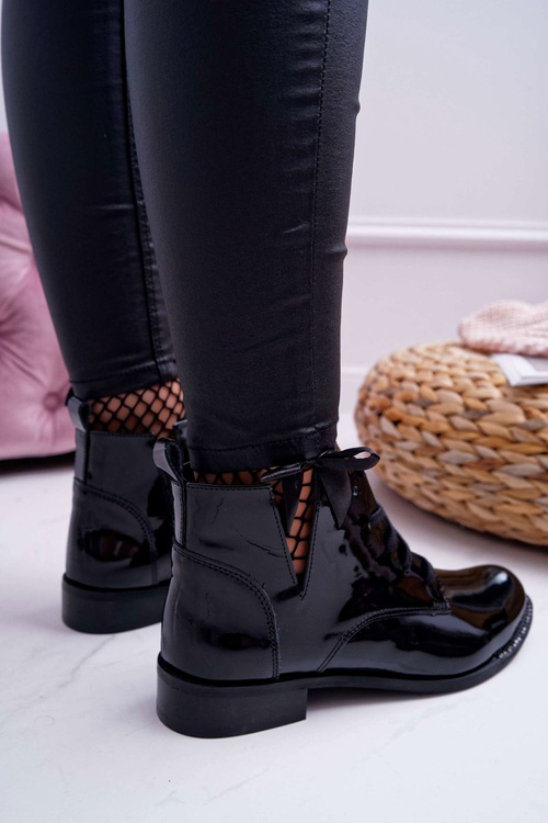 Жіночі чоботи на плоскому каблуці лаковані чорні Nicole 2420