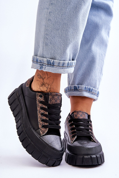 Жіночі шкіряні кросівки на платформі чорні Alison