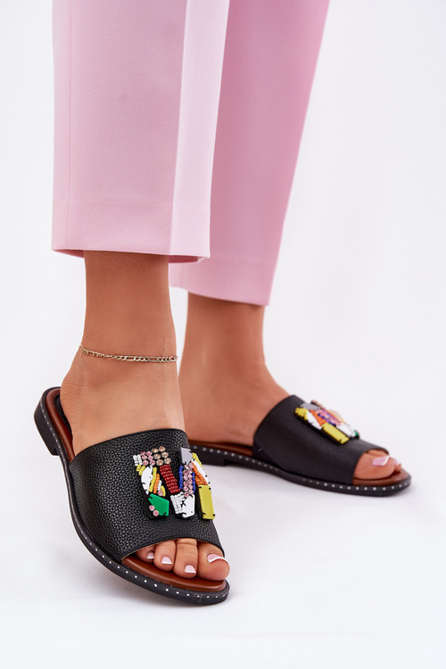 Жіночі сандалі на плоскому каблуці з декором чорні Clelione