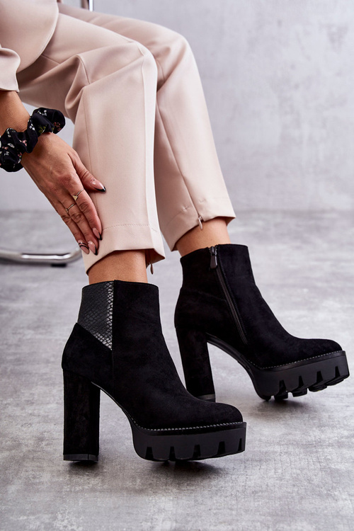 Жіночі замшеві чоботи на підборах чорного кольору Maricruz