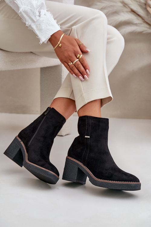 Жіночі чоботи на підборах, утеплені, еко-замша, чорні Arkesia