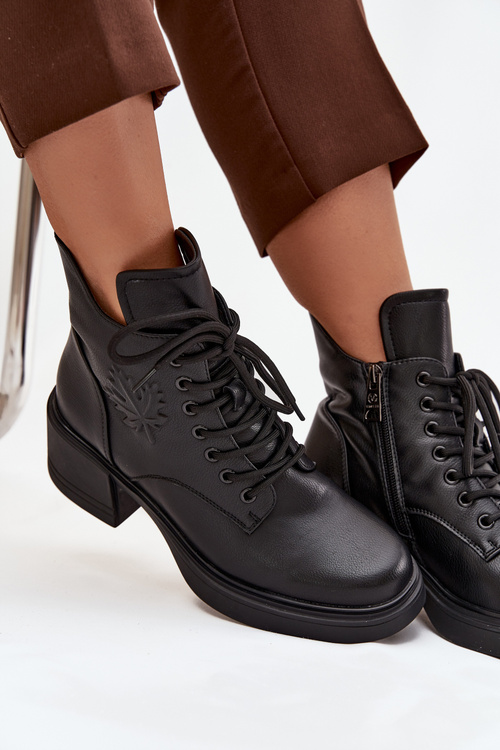 Жіночі шкіряні ботінки на платформі з підкладкою Vinceza 39950 Чорні