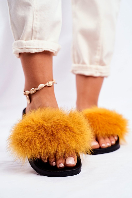 Жіночі шорти з хутром жовті Belmondo