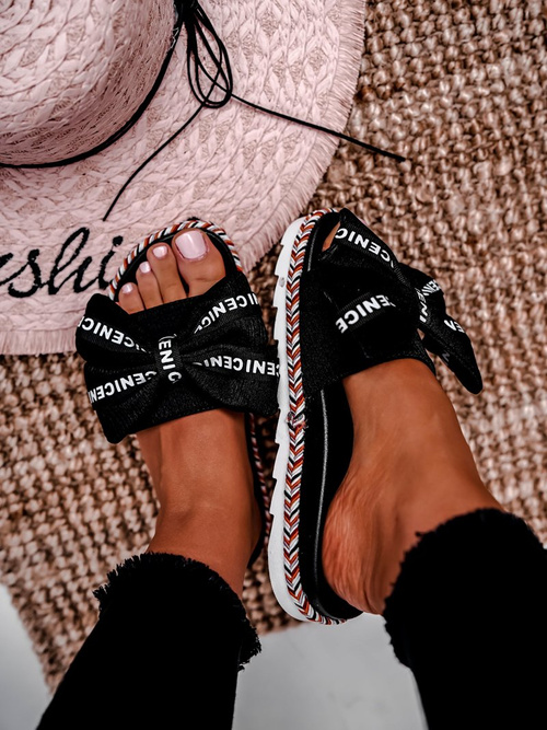 Жіночі шльопанці з метеликом чорні Tarela