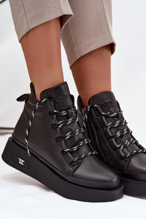 Шкіряні жіночі чоботи на платформі з підкладкою Artiker 55C0809 Чорні