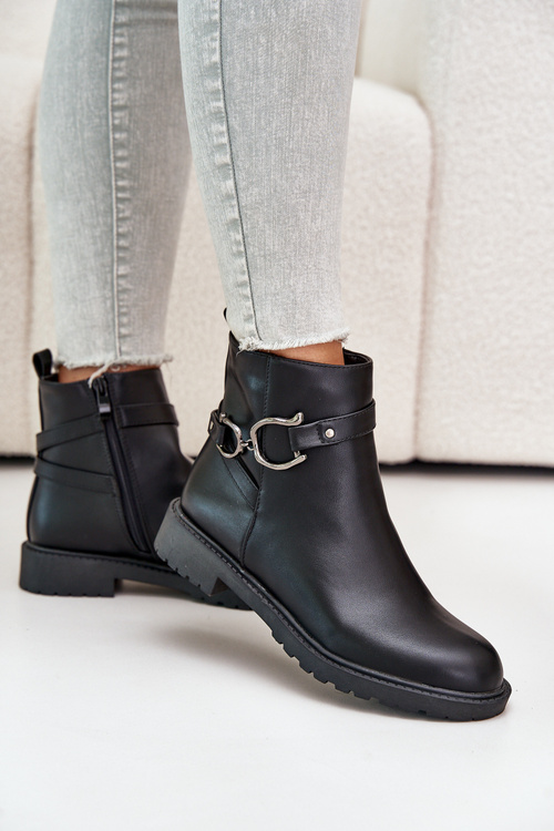 Утеплені ботильйони на плоскій каблуці та декоративному ремінці Чорні Calzina