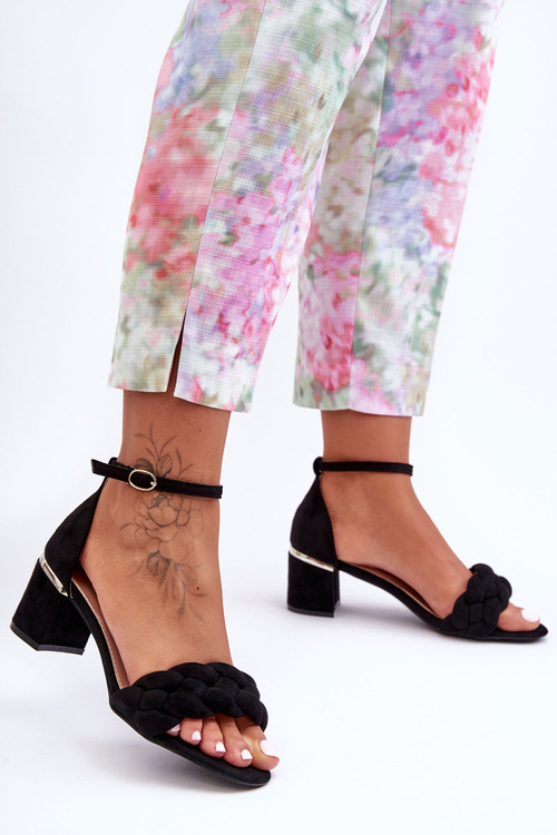 Замшеві босоніжки з тасьмою Essenza чорного кольору