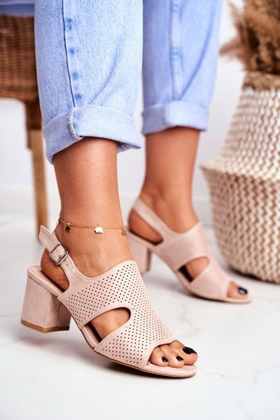 Жіночі босоніжки на пості ажурні бежеві Valery