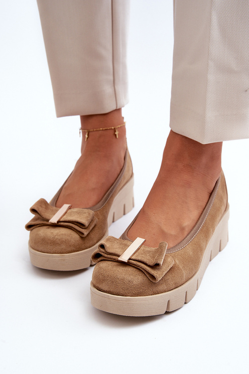 Шкіряна балерина на платформі з декором Beige Lewski 3384