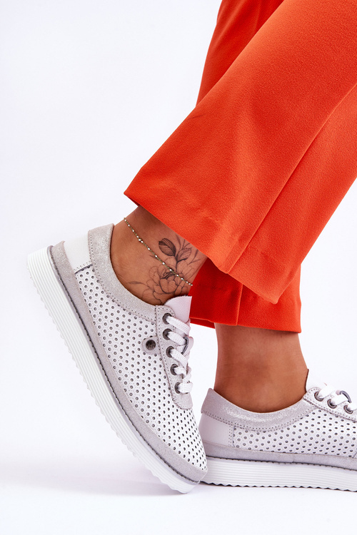 Модні шкіряні ажурні кросівки біло-сріблясті Cantare