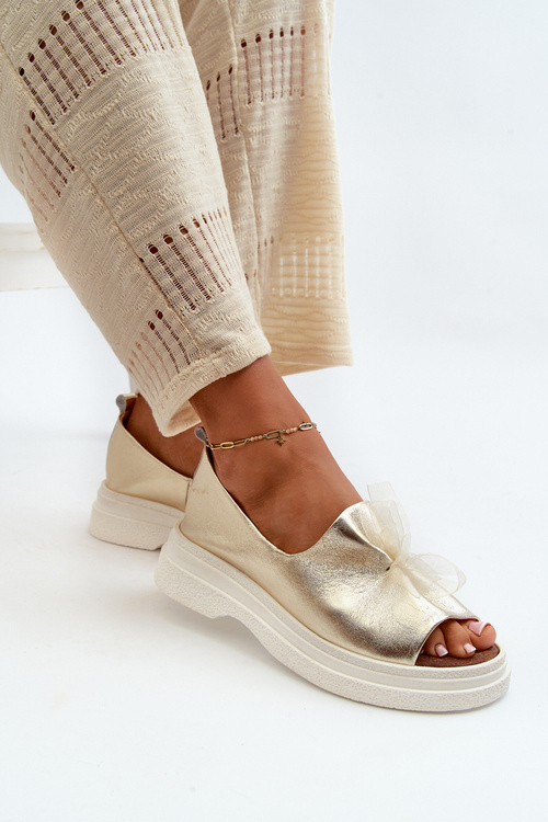 Жіночі шкіряні босоніжки із золотим бантом Zazoo 2939