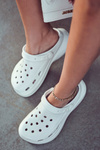 Жіночі поролонові тапочки Crocs White Coline