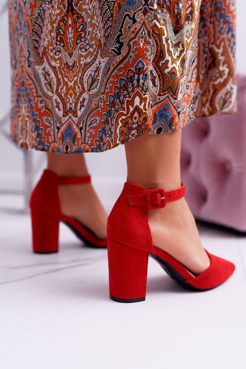 Жіночі червоні елегантні туфлі з гострою шпилькою