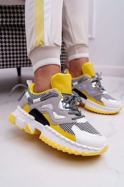 Жіноче спортивне взуття кольорова вставка жовтого кольору