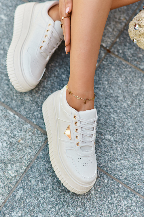 Жіночі кросівки зі штучної шкіри на масивній платформі світло-бежеві Chrisstin