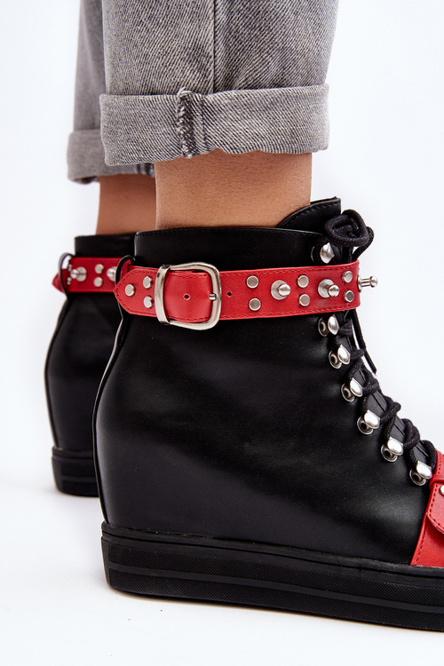 Жіночі утеплені чоботи на танкетці з реактивними замшами, чорні Lu Boo