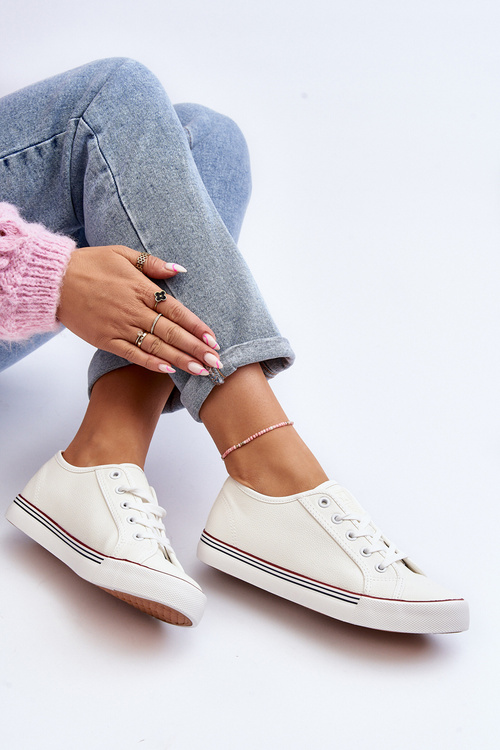 Жіночі кросівки з еко шкіри білого кольору Lirean