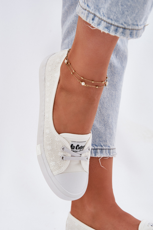 Жіночі Кросівки З Вишивкою Lee Cooper Білі LCW-25-31-3447L