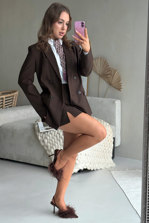 Туфлі на підборах з пір'ям і відкритою п'ятою шоколадні Belice