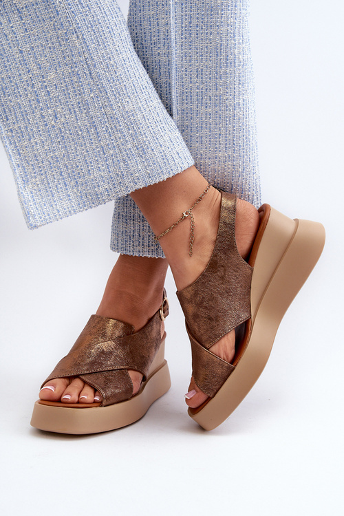 Жіночі босоніжки з еко шкіри на платформі та танкетці міді Vaiara