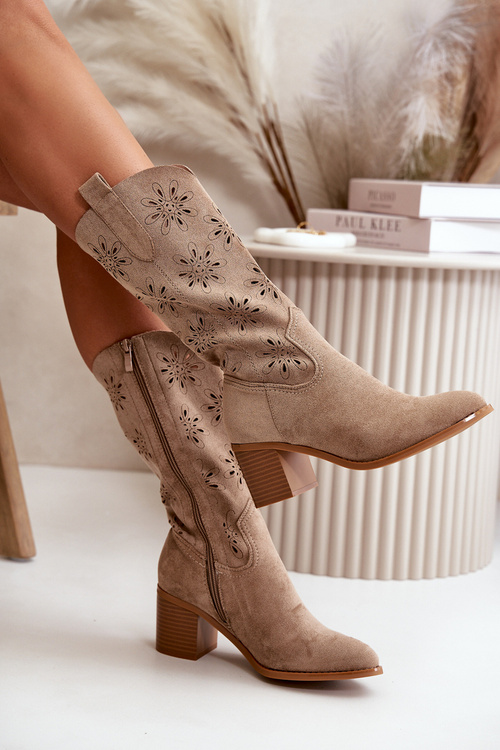 Жіночі перфоровані чоботи з еко замші бежеві Nevilos