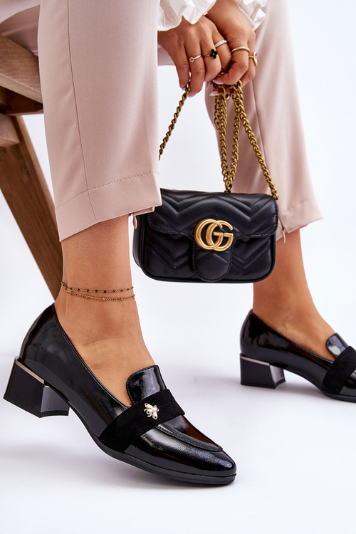 Лаковані шкіряні туфлі на низькому каблуці з прикрасами Black Doria