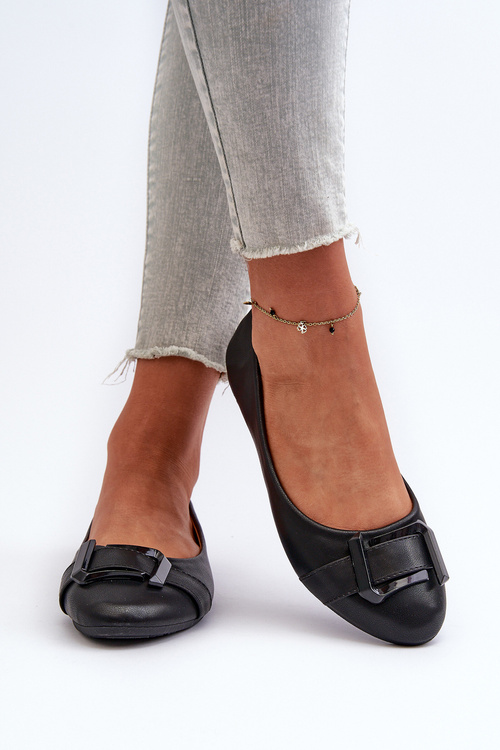 Чорні балетки з екошкіри з ремінцем і орнаментом Cadwenla