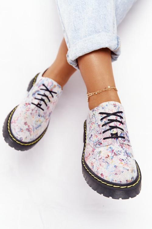 Жіночі шкіряні броги Оксфорди Maciejka 04087-38 білі з квітами