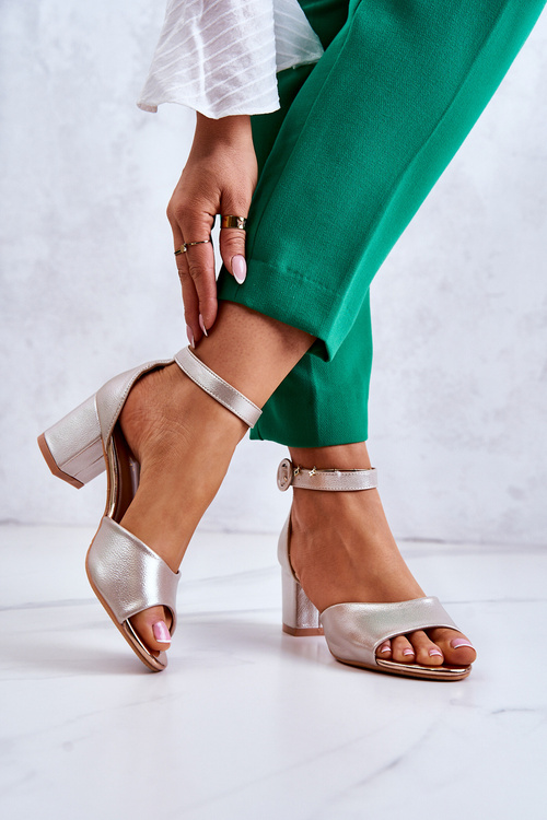 Шкіряні босоніжки на високих підборах Vinceza 23-20100 Золотий