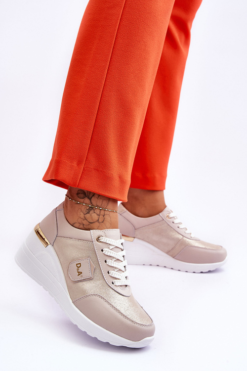 Жіночі шкіряні кросівки на танкетці Gold Beatris