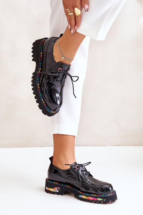 Лаковані жіночі туфлі на шнурівці чорні Artiker 55C0497