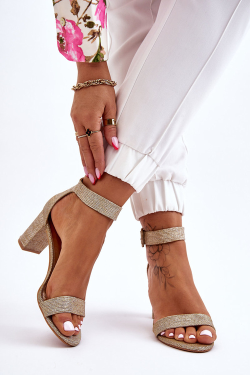 Глянцевий каблук Босоніжки золоті Maxim