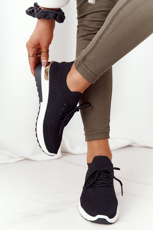 Жіноче спортивне взуття Кросівки на танкетці Чорні Adeyla