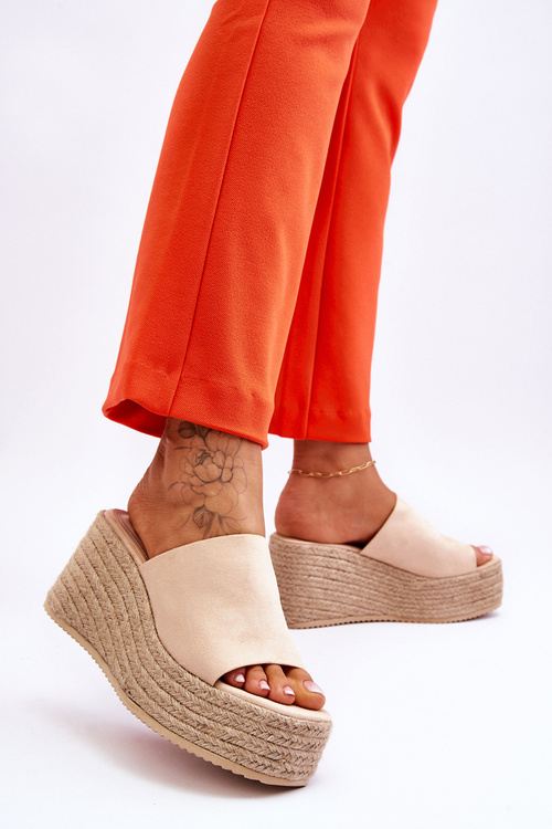 Жіночі тапочки на танкетці та платформі бежеві Ysabel