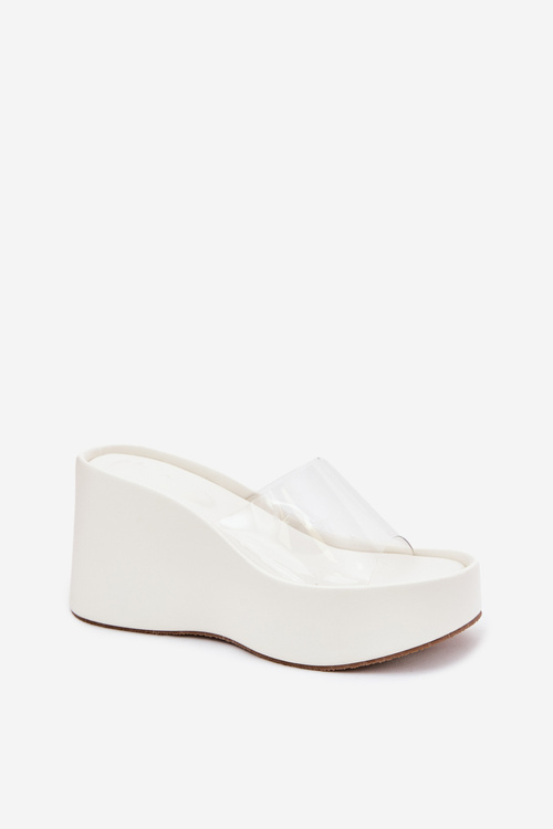 Жіночі сандалі на платформі з прозорим ремінцем білі Zolretia