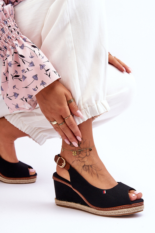 Жіночі класичні босоніжки на танкетці чорні Katie