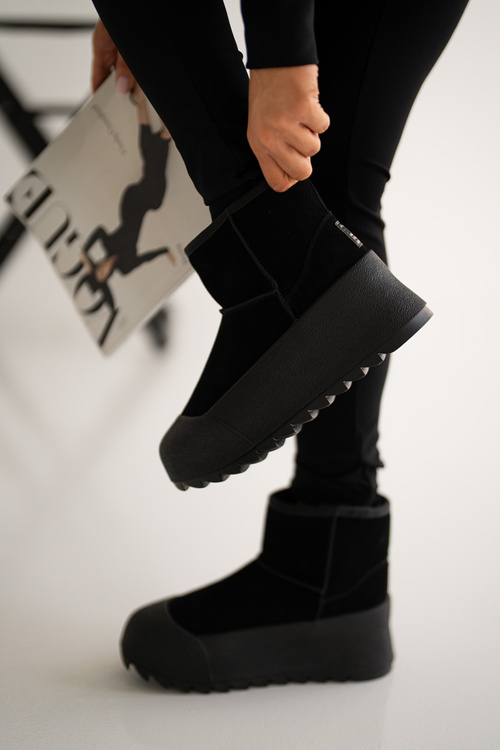 Теплі замшеві зимові черевики на платформі Big Star OO274A213 Чорні