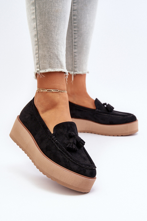 Жіночі лофери на платформі з китицями чорного кольору Mialani