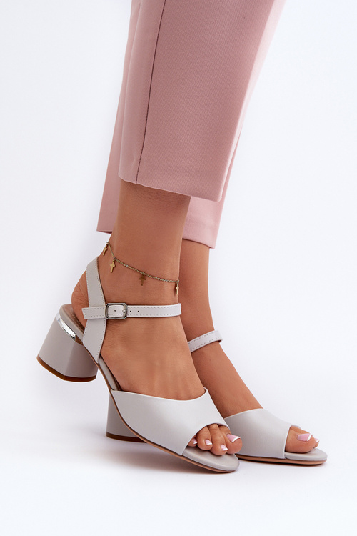 Жіночі босоніжки з екошкіри на низькому каблуці Sergio Leone SK876 сірі